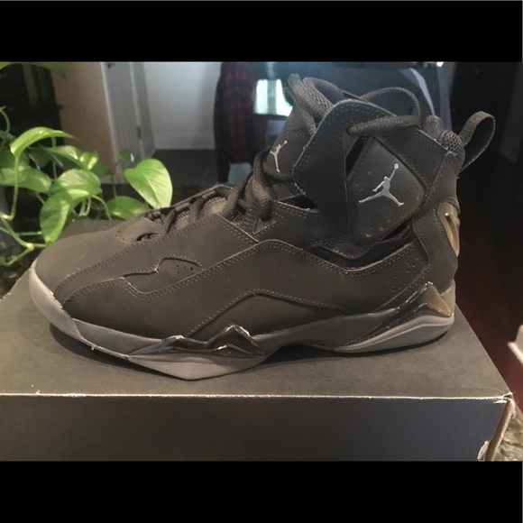 Jordan Shoes - Jordan True Flight Sneakers